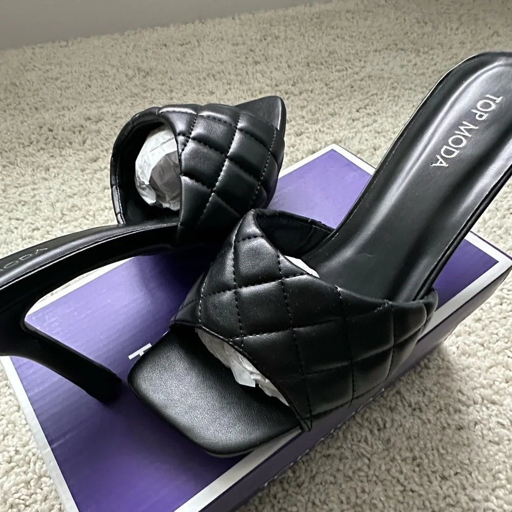 Brand New Top Moda Quilted Mule Heels - Picture 2 of 6